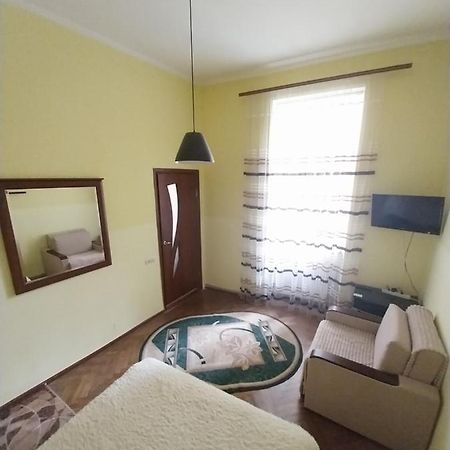 1Ком Апартаменты,Парковка,Улхорватская Lviv Exteriör bild
