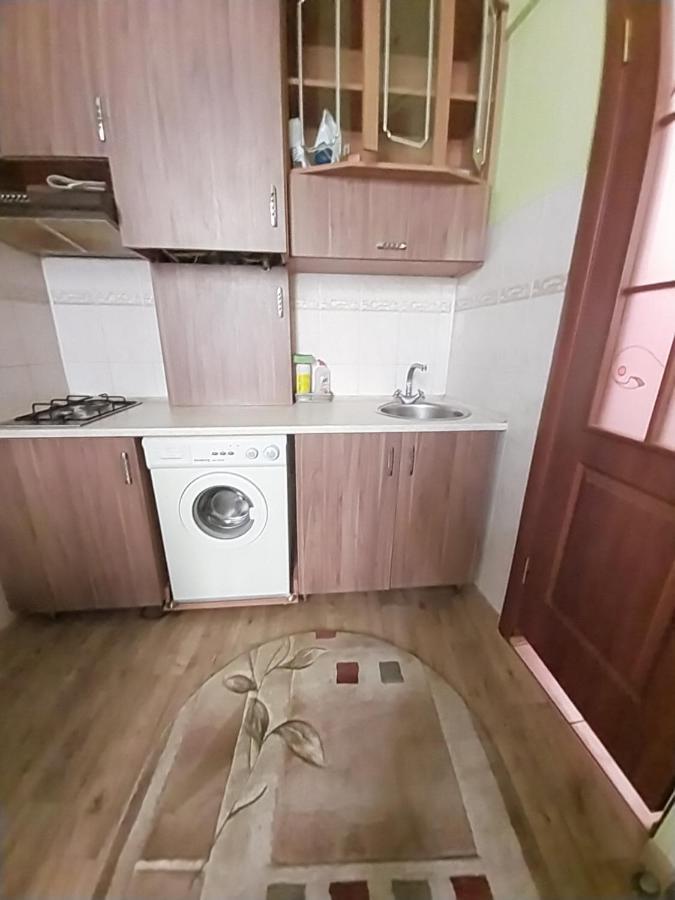 1Ком Апартаменты,Парковка,Улхорватская Lviv Exteriör bild